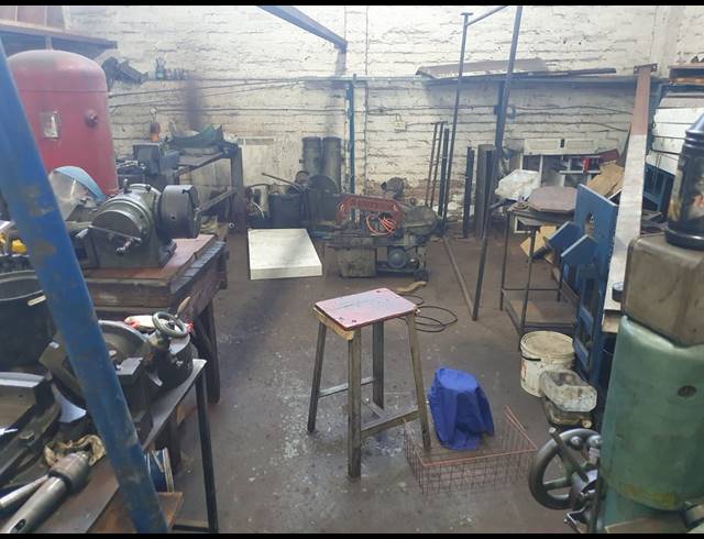 150M² WORKSHOP TO LET IN JACOBS